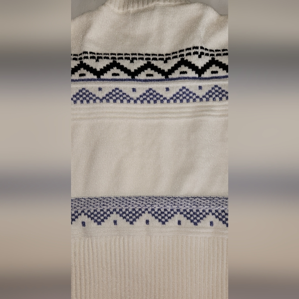 Christian Siriano White & Blue Turtleneck Sweater - Picture 11 of 11